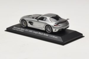 Mercedes SLS AMG C197 Black Series Šedá Metalíza Minichamps 1:43 437033024 Kov – obrázek 3 z 4