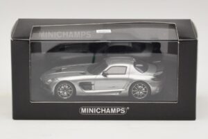 Mercedes SLS AMG C197 Black Series Šedá Metalíza Minichamps 1:43 437033024 Kov – obrázek 4 z 4