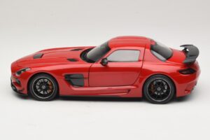 Mercedes SLS AMG C197 Black Series Červený Minichamps 1:18 110033022 Kov – obrázek 4 z 8