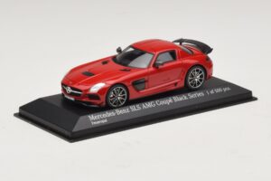 Mercedes SLS AMG C197 Black Series Červený Minichamps 1:43 437033021 Kov – obrázek 2 z 4