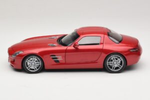 Mercedes SLS AMG C197 Červená Metalíza Minichamps 1:18 100039020 Kov – obrázek 4 z 8