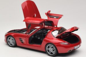 Mercedes SLS AMG C197 Červená Metalíza Minichamps 1:18 100039020 Kov – obrázek 5 z 8