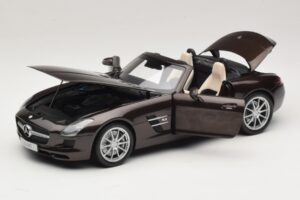 Mercedes SLS AMG Sepang Brown Minichamps 1:18 B66960080 Kov – obrázek 2 z 9