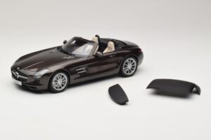 Mercedes SLS AMG Sepang Brown Minichamps 1:18 B66960080 Kov – obrázek 3 z 9