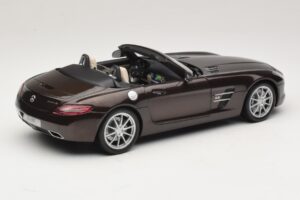 Mercedes SLS AMG Sepang Brown Minichamps 1:18 B66960080 Kov – obrázek 4 z 9