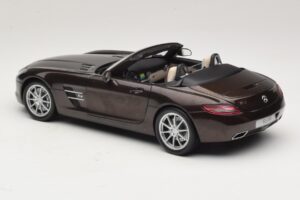 Mercedes SLS AMG Sepang Brown Minichamps 1:18 B66960080 Kov – obrázek 8 z 9