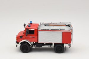 Mercedes Unimog 1300 L TLF 8/18 FF Oberammergau Minichamps 1:43 439033071 Kov – obrázek 3 z 6