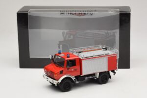Mercedes Unimog 1300 L TLF 8/18 FF Oberammergau Minichamps 1:43 439033071 Kov – obrázek 6 z 6