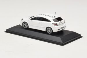 Opel Astra H OPC Nurburgring Edition Bílý Minichamps 1:43 ASTRA005 Kov – obrázek 3 z 4