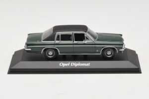 Opel Diplomat B Tmavě Zelený Maxichamps 1:43 940046070 Kov
