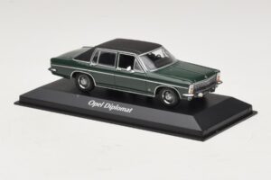 Opel Diplomat B Tmavě Zelený Maxichamps 1:43 940046070 Kov – obrázek 3 z 4