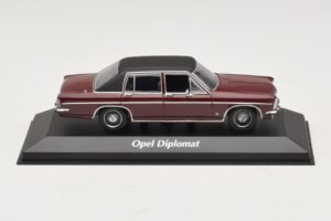 Opel Diplomat B Tmavě Červený Maxichamps 1:43 940046071 Kov