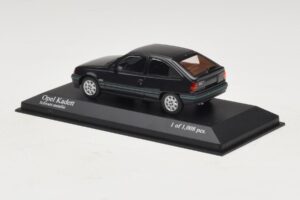 Opel Kadett E Black Metallic Minichamps 1:43 400045901 Kov – obrázek 3 z 4