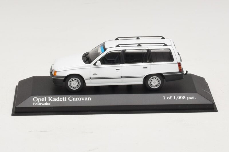 Opel Kadett E Caravan Bílý Minichamps 1:43 400045911 Kov