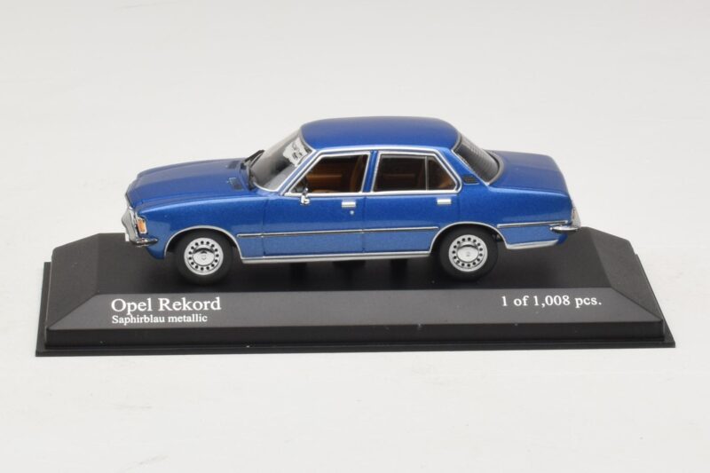 Opel Rekord D Modrý Metalický Minichamps 1:43 Opel Rekord D Modrý Metalický Minichamps 1:43 400044002 Kov