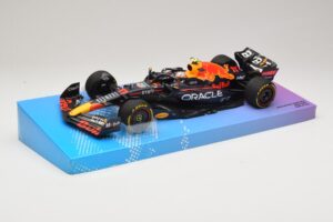 Oracle Red Bull Racing RB18 #11 S. Perez Miami GP 2022 Minichamps 1:18 113220511 Kov – obrázek 2 z 7