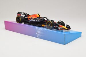 Oracle Red Bull Racing RB18 #11 S. Perez Miami GP 2022 Minichamps 1:18 113220511 Kov – obrázek 4 z 7