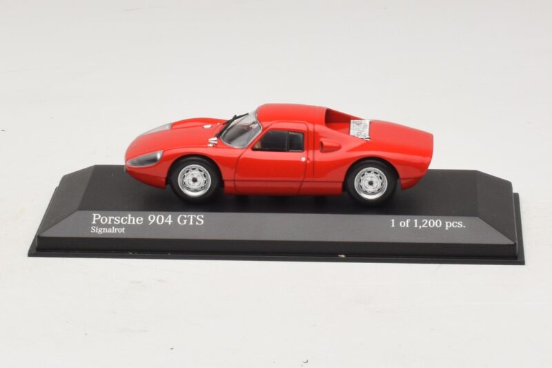 Porsche 904 GTS Červený Minichamps 1:43 Porsche 904 GTS Červený Minichamps 1:43 400065722 Kov