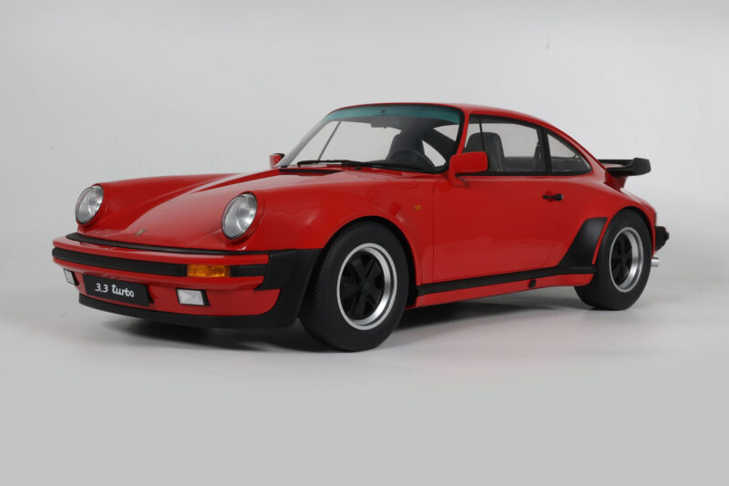 Porsche 911 930 Turbo 3.3 India Red GT Spirit 1:8 Porsche 911 930 Turbo 3.3 India Red GT Spirit 1:8 GTS802301 Pryskyřice