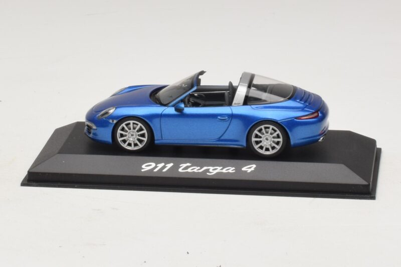 Porsche 911 991 Targa Modrá Metalíza Minichamps 1:43 Porsche 911 991 Targa Modrá Metalíza Minichamps 1:43 WAP0200350E Kov