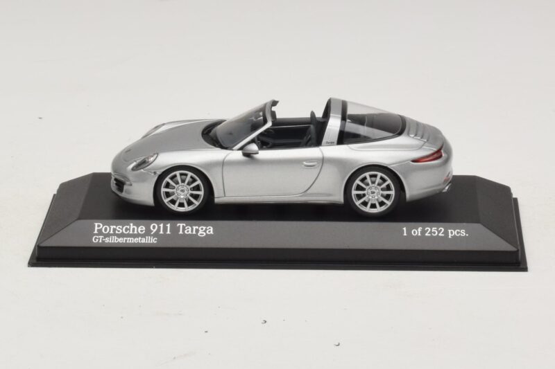 Porsche 911 991 Targa Stříbrný Minichamps 1:43 Porsche 911 991 Targa Stříbrný Minichamps 1:43 410062442 Kov