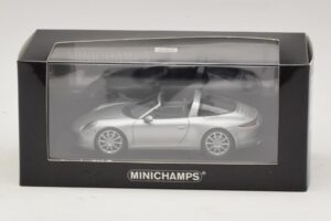 Porsche 911 991 Targa Stříbrný Minichamps 1:43 410062442 Kov – obrázek 4 z 4
