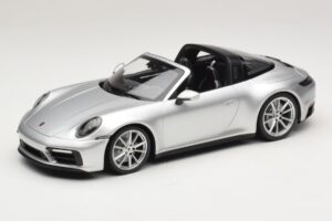 Porsche 911 992 Targa 4 GTS Stříbrný Minichamps 1:18 WAP0211460RTRG Kov