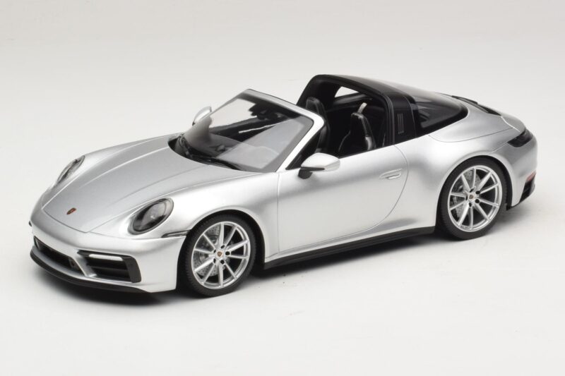 Porsche 911 992 Targa 4 GTS Stříbrný Minichamps 1:18 WAP0211460RTRG Kov