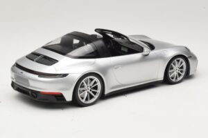 Porsche 911 992 Targa 4 GTS Stříbrný Minichamps 1:18 WAP0211460RTRG Kov – obrázek 2 z 6