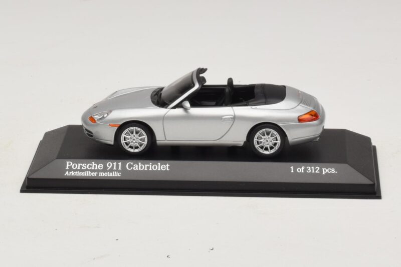 Porsche 911 996 Kabriolet Stříbrná Metalíza Minichamps 1:43 400061091 Kov