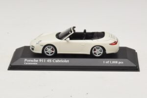 Porsche 911 997 Carrera 4S Kabriolet Bílý Minichamps 1:43 400066431 Kov