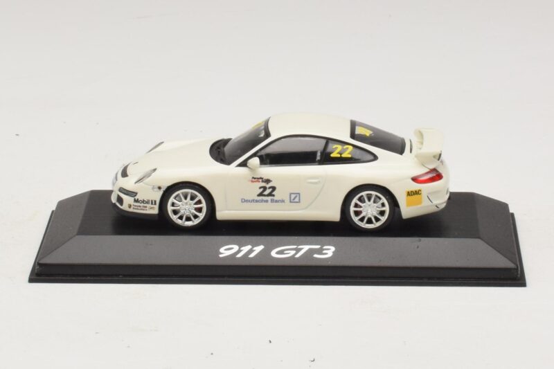 Porsche 911 997 GT3 #22 Bílý Minichamps 1:43 Porsche 911 997 GT3 #22 Bílý Minichamps 1:43 WAP020102016 Kov