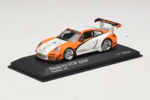 Porsche 911 997 GT3 R Hybrid Presentation 2010 Minichamps 1:43 410108900 Kov – obrázek 2 z 4