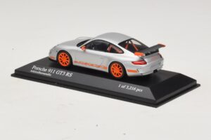 Porsche 911 997 GT3 RS Stříbrný Minichamps 1:43 400066000 Kov – obrázek 3 z 4