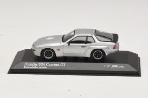 Porsche 924 Carrera GT Stříbrný Minichamps 1:43 400066121 Kov