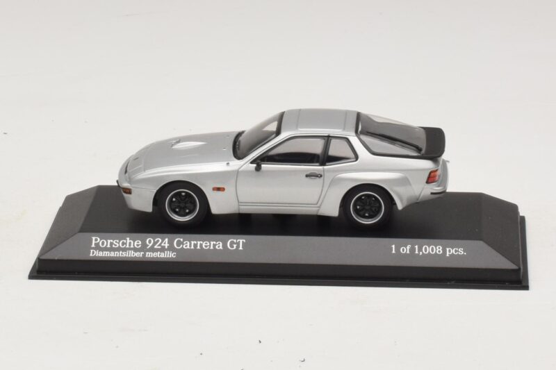 Porsche 924 Carrera GT Stříbrný Minichamps 1:43 400066121 Kov