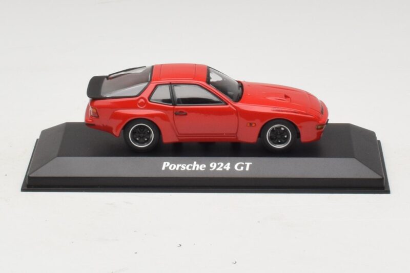 Porsche 924 GT Červený Maxichamps 1:43 Porsche 924 GT Červený Maxichamps 1:43 940066120 Kov