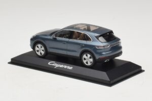 Porsche Cayenne E3 Blue Metallic Minichamps 1:43 WAP0203110J Kov – obrázek 3 z 4