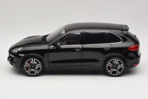 Porsche Cayenne Turbo S 92A Černá Metalíza Minichamps 1:18 110062100 Kov – obrázek 4 z 8