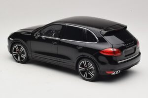 Porsche Cayenne Turbo S 92A Černá Metalíza Minichamps 1:18 110062100 Kov – obrázek 7 z 8