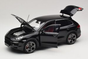 Porsche Cayenne Turbo S 92A Černá Metalíza Minichamps 1:18 110062100 Kov – obrázek 2 z 8