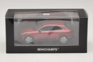Porsche Macan 95B Červená Metalíza Minichamps 1:43 410062600 Kov – obrázek 4 z 4