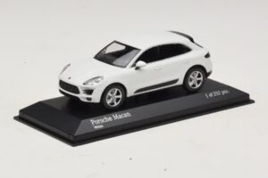 Porsche Macan 95B Bílý Minichamps 1:43 410062601 Kov – obrázek 2 z 4