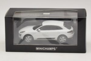 Porsche Macan 95B Bílý Minichamps 1:43 410062601 Kov – obrázek 4 z 4