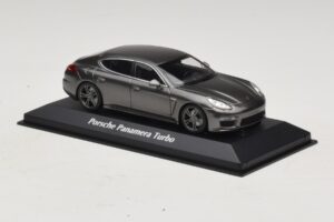 Porsche Panamera 970 Turbo Šedá Metalíza Maxichamps 1:43 940062371 Kov – obrázek 3 z 4
