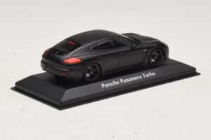 Porsche Panamera 970 Turbo Matná Černá Maxichamps 1:43 940062370 Kov – obrázek 2 z 4