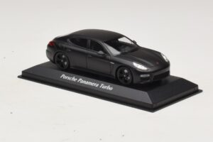 Porsche Panamera 970 Turbo Matná Černá Maxichamps 1:43 940062370 Kov – obrázek 3 z 4