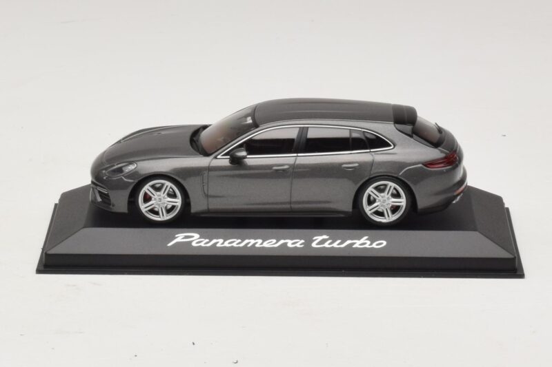 Porsche Panamera 971 Turbo Šedá Metalíza Minichamps 1:43 WAP0207610H Kov