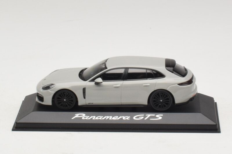Porsche Panamera GTS 971 Chalk Grey Minichamps 1:43 WAP0207640J Kov