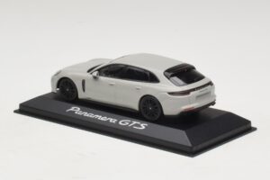 Porsche Panamera GTS 971 Chalk Grey Minichamps 1:43 WAP0207640J Kov – obrázek 3 z 4
